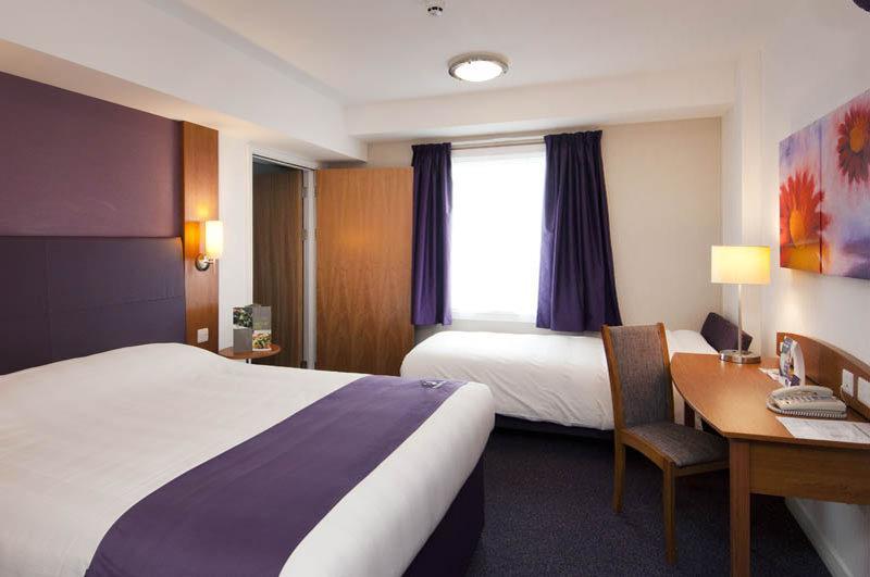 Premier Inn Гейл Екстер'єр фото