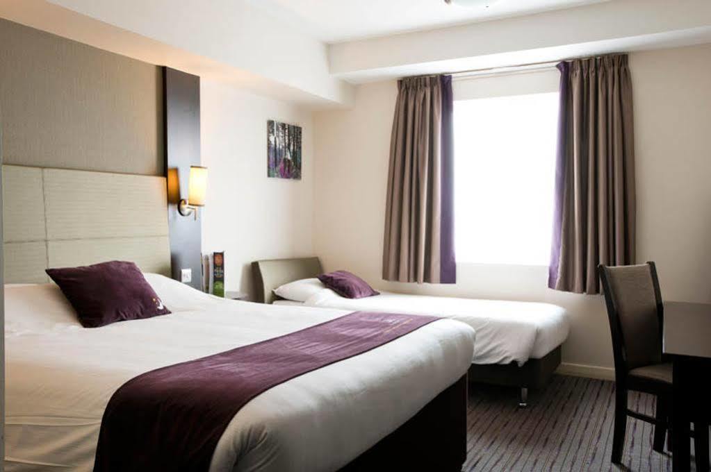 Premier Inn Гейл Екстер'єр фото