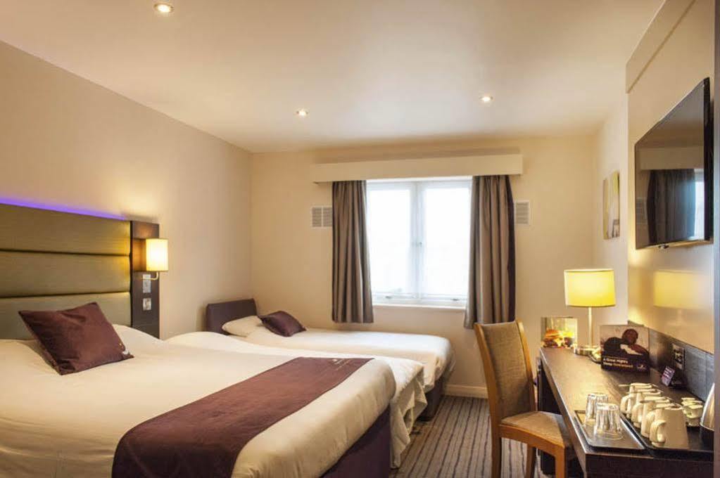 Premier Inn Гейл Екстер'єр фото