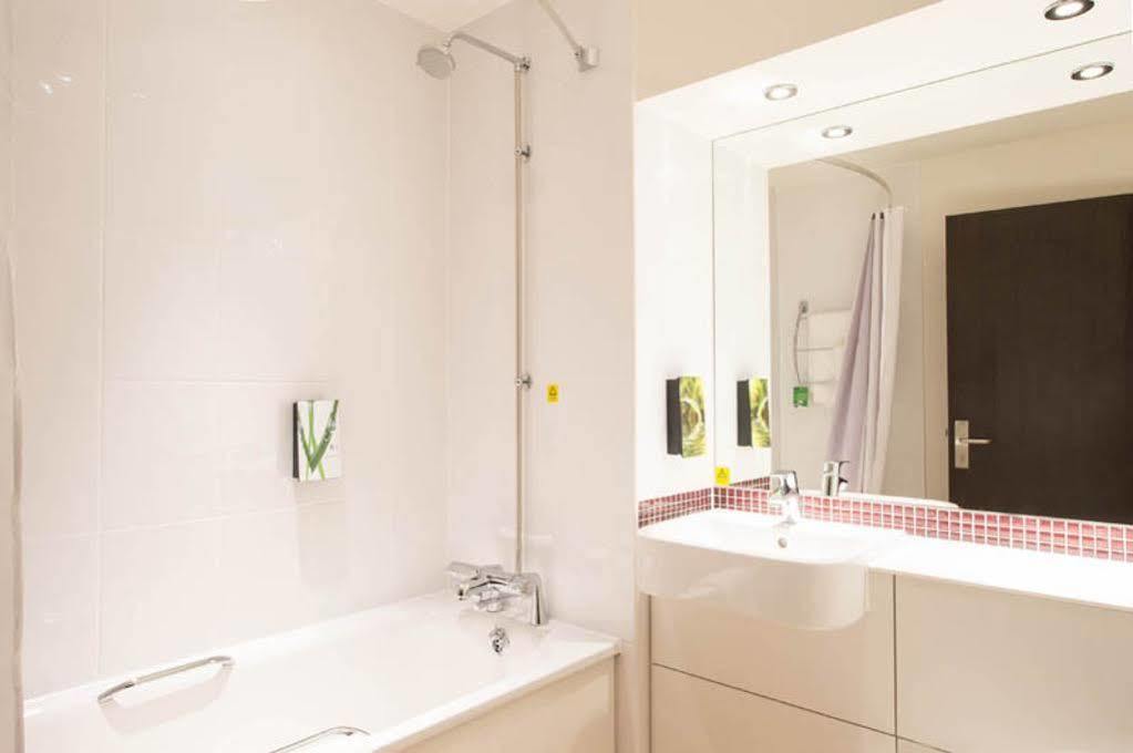 Premier Inn Гейл Екстер'єр фото