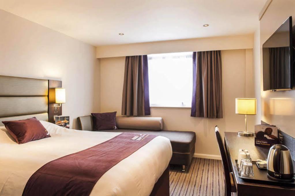 Premier Inn Гейл Екстер'єр фото